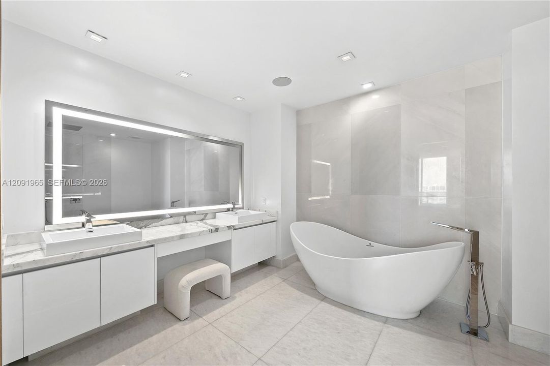 En Venta: $3,395,000 (4 camas, 4 baños, 3722 Pies cuadrados)