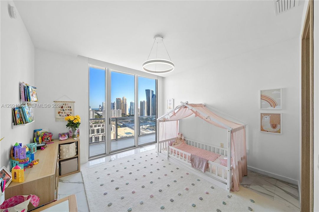 En Venta: $3,395,000 (4 camas, 4 baños, 3722 Pies cuadrados)