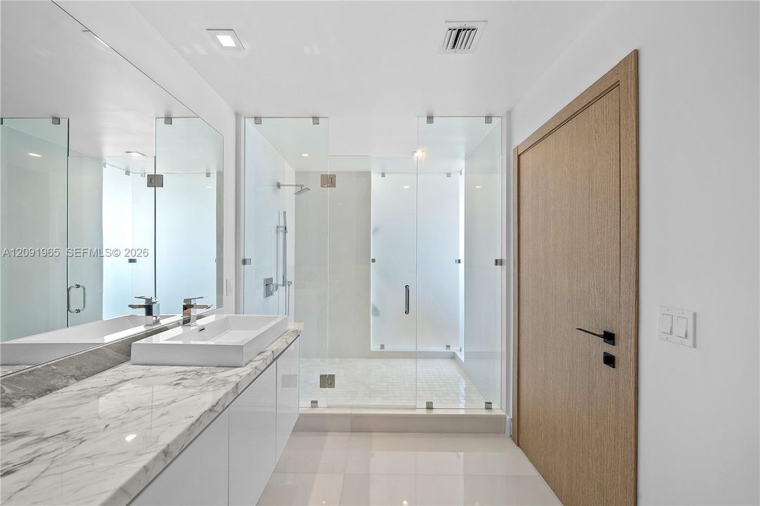 En Venta: $3,395,000 (4 camas, 4 baños, 3722 Pies cuadrados)