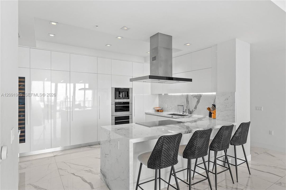 En Venta: $3,395,000 (4 camas, 4 baños, 3722 Pies cuadrados)