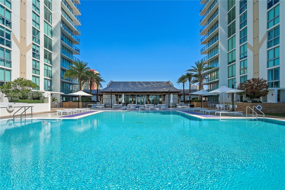 En Venta: $3,395,000 (4 camas, 4 baños, 3722 Pies cuadrados)