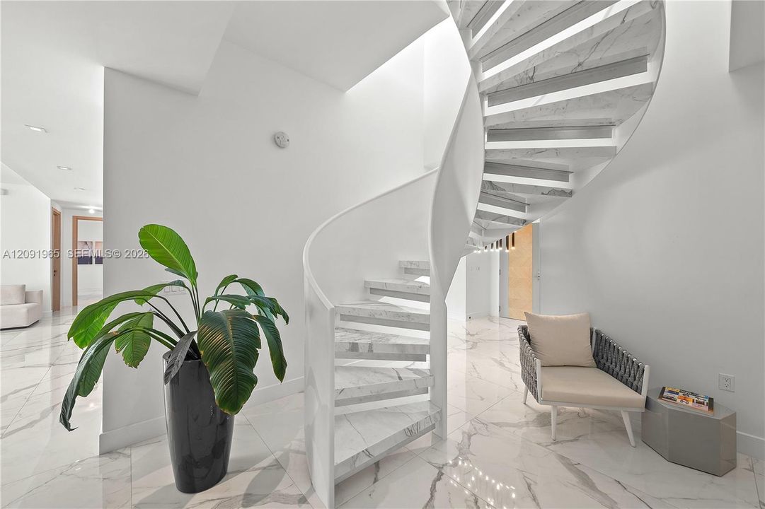 En Venta: $3,395,000 (4 camas, 4 baños, 3722 Pies cuadrados)