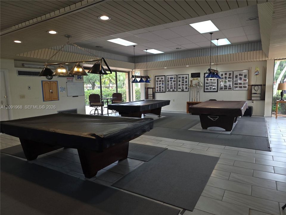 For Sale: $125,000 (1 beds, 1 baths, 640 Square Feet)