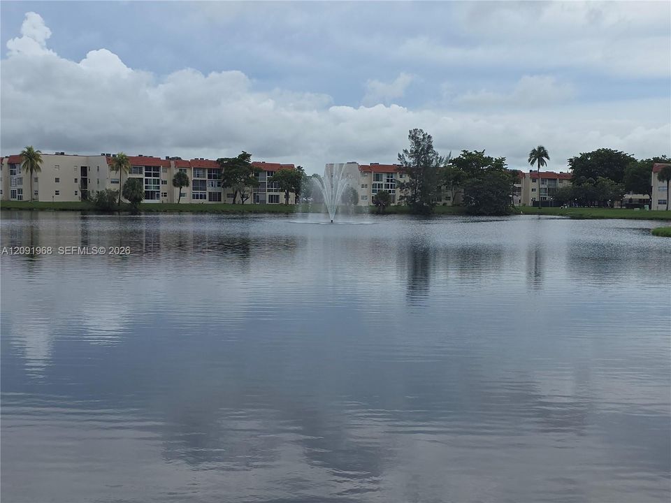 For Sale: $125,000 (1 beds, 1 baths, 640 Square Feet)