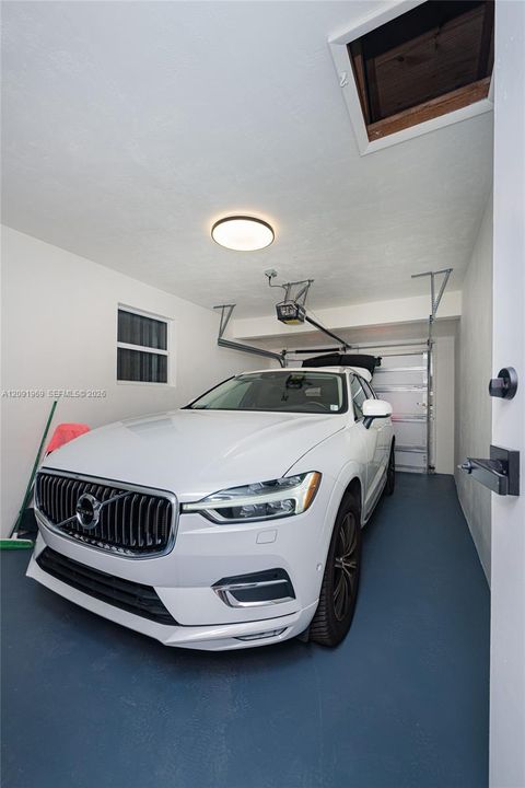 1 Car Garage