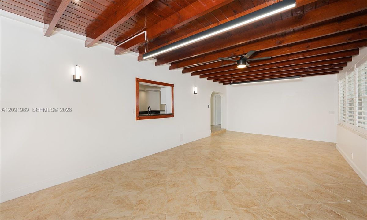 En Renta: $4,550 (3 camas, 2 baños, 1787 Pies cuadrados)