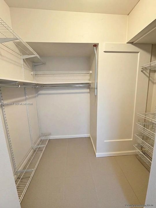 For Rent: $2,000 (1 beds, 1 baths, 736 Square Feet)