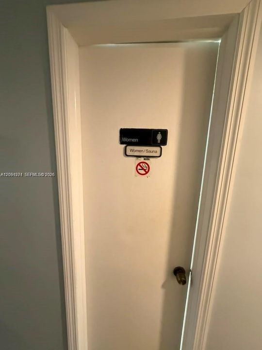 For Rent: $2,000 (1 beds, 1 baths, 736 Square Feet)