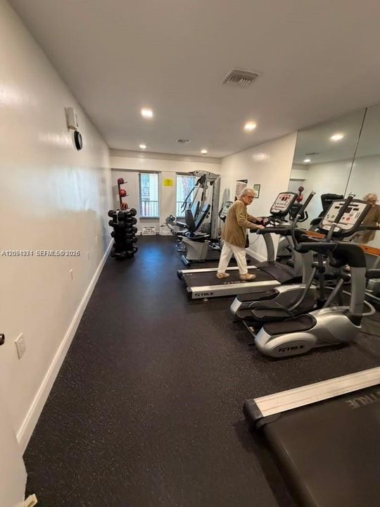 For Rent: $2,000 (1 beds, 1 baths, 736 Square Feet)