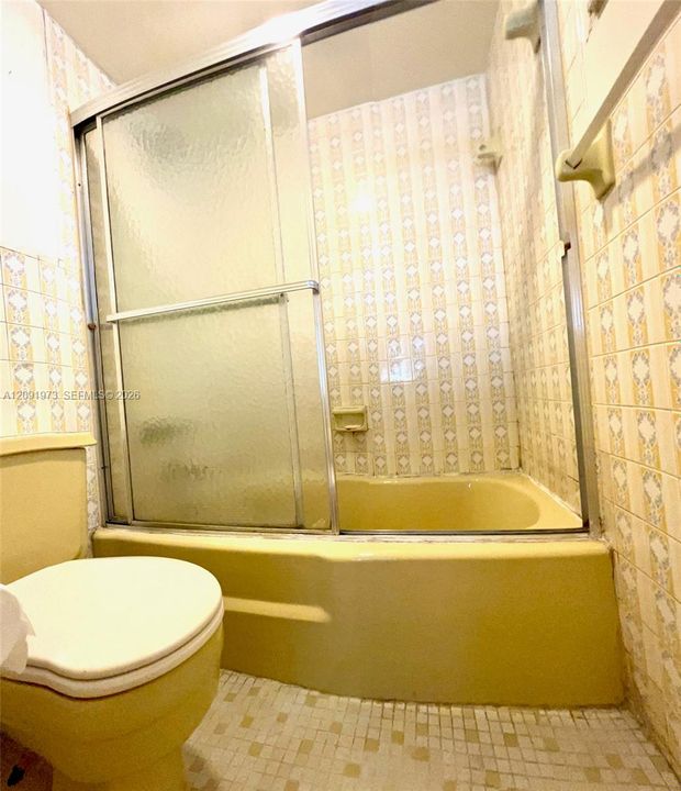 For Sale: $326,800 (1 beds, 1 baths, 764 Square Feet)