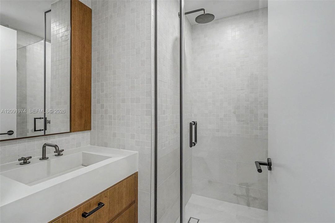 На продажу: $1,200,000 (1 спален, 2 ванн, 0 Квадратных фут)