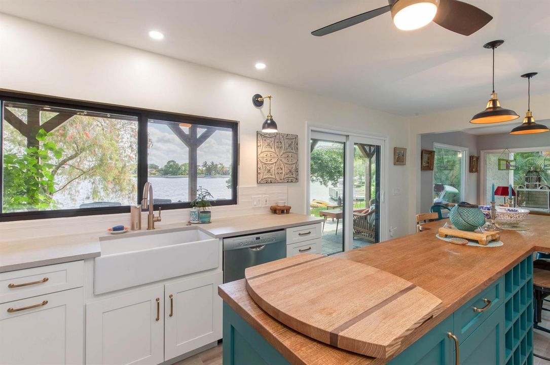 Enjoy doing dishes with this view!