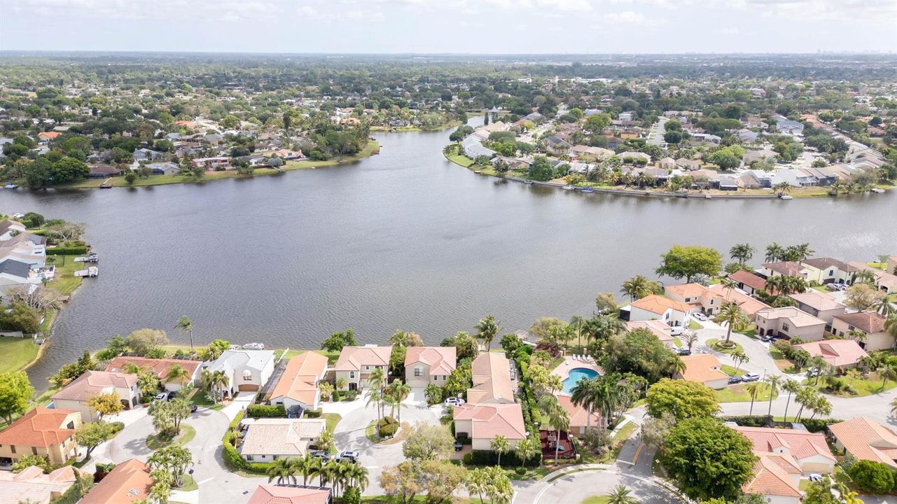Incredible location on Lake Wellington