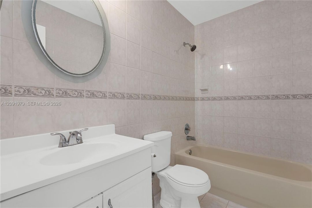 For Rent: $3,200 (3 beds, 1 baths, 1378 Square Feet)