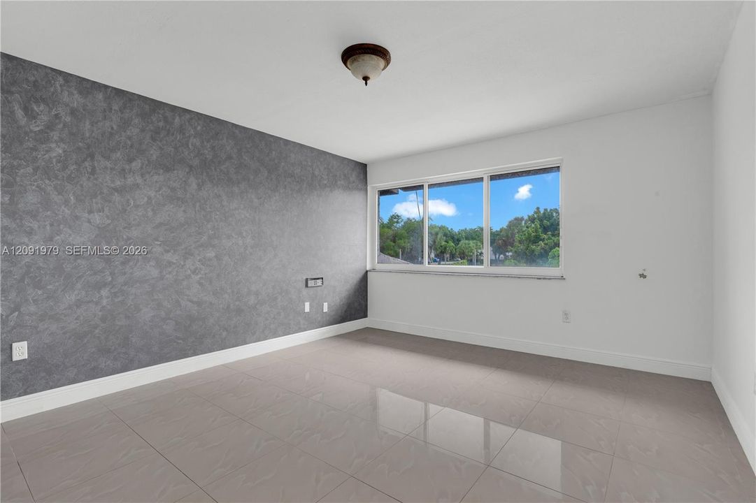 For Rent: $3,200 (3 beds, 1 baths, 1378 Square Feet)