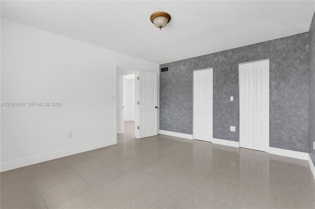 For Rent: $3,200 (3 beds, 1 baths, 1378 Square Feet)