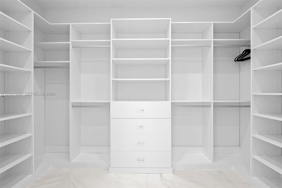 待售: $2,999,999 (3 贝兹, 3 浴室, 2922 平方英尺)