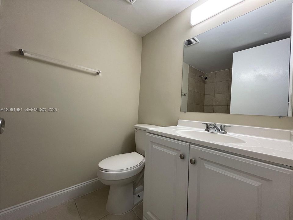 For Sale: $209,000 (2 beds, 2 baths, 820 Square Feet)