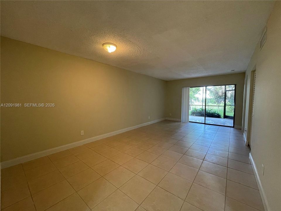 For Sale: $209,000 (2 beds, 2 baths, 820 Square Feet)