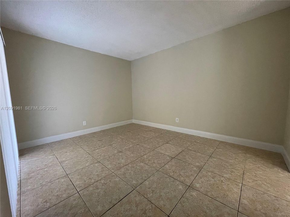 For Sale: $209,000 (2 beds, 2 baths, 820 Square Feet)