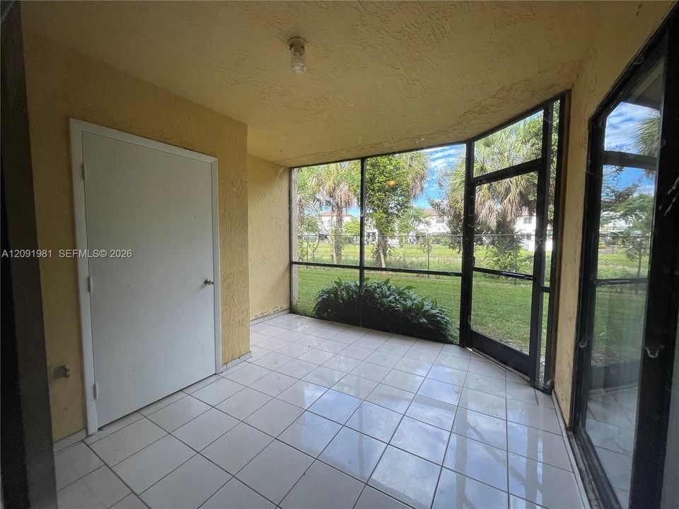 For Sale: $209,000 (2 beds, 2 baths, 820 Square Feet)