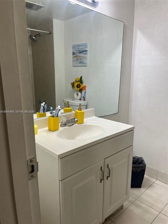 For Rent: $2,100 (2 beds, 2 baths, 1060 Square Feet)