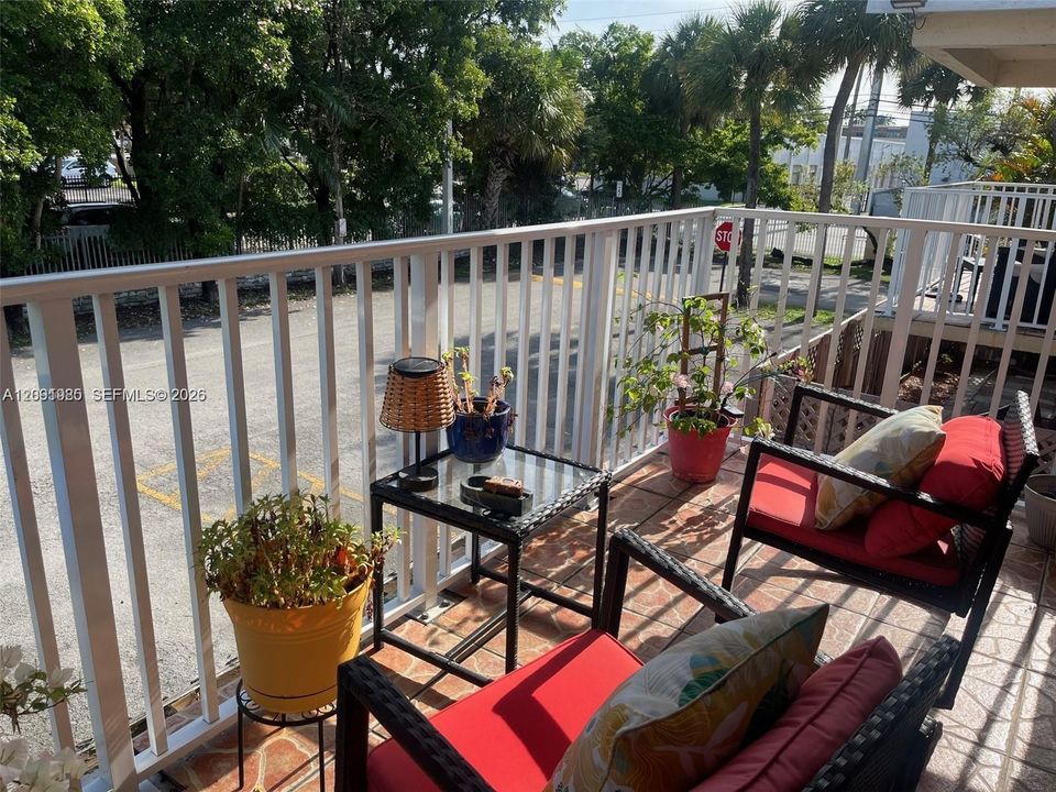 For Rent: $2,100 (2 beds, 2 baths, 1060 Square Feet)