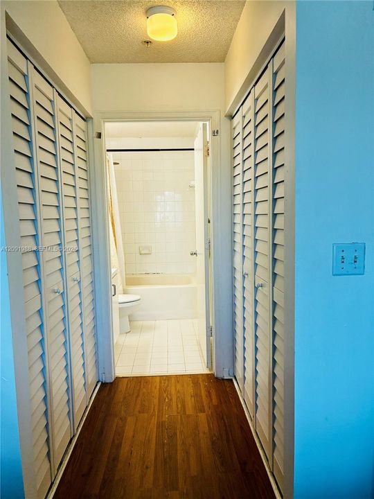 En Venta: $264,900 (2 camas, 2 baños, 966 Pies cuadrados)