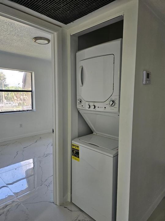 For Rent: $2,195 (2 beds, 2 baths, 770 Square Feet)