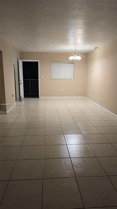 For Rent: $1,575 (1 beds, 1 baths, 714 Square Feet)