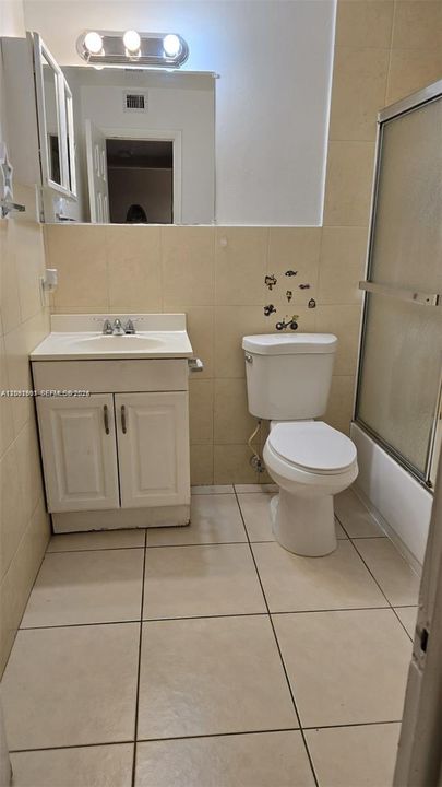 For Rent: $1,575 (1 beds, 1 baths, 714 Square Feet)