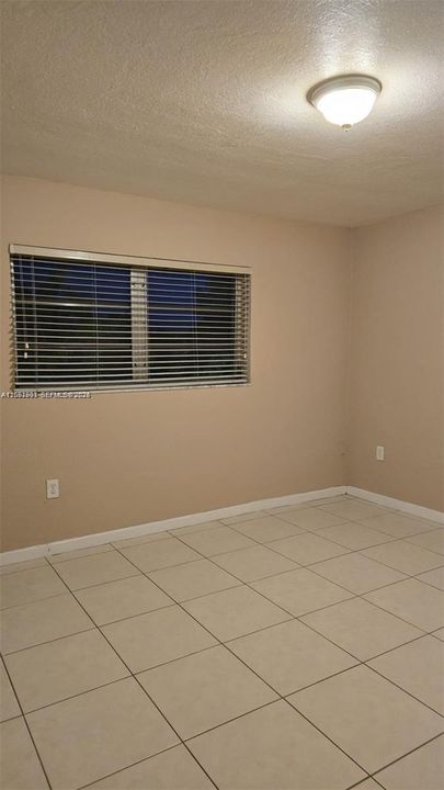 For Rent: $1,575 (1 beds, 1 baths, 714 Square Feet)