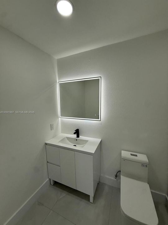 En Venta: $760,000 (4 camas, 2 baños, 1947 Pies cuadrados)