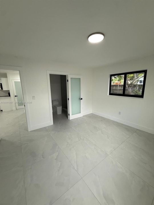 En Venta: $760,000 (4 camas, 2 baños, 1947 Pies cuadrados)