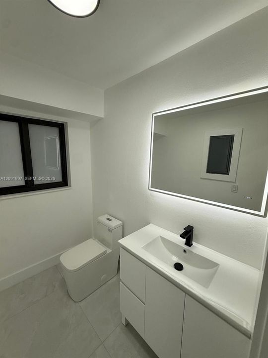 En Venta: $760,000 (4 camas, 2 baños, 1947 Pies cuadrados)