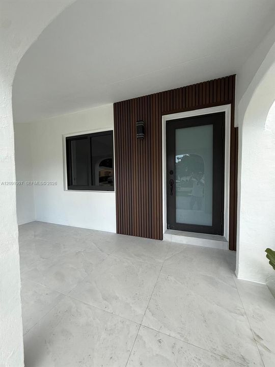 En Venta: $760,000 (4 camas, 2 baños, 1947 Pies cuadrados)