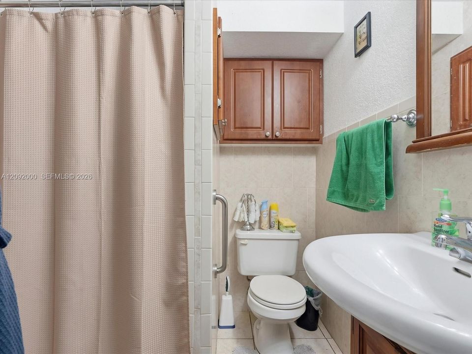 For Sale: $655,000 (3 beds, 1 baths, 1918 Square Feet)