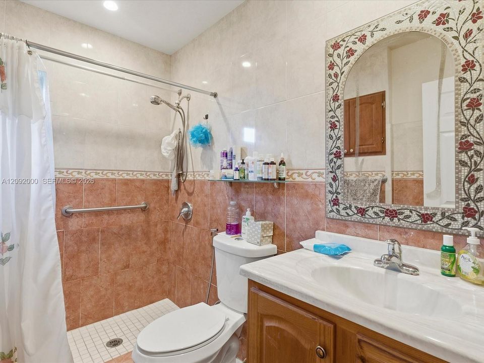 For Sale: $655,000 (3 beds, 1 baths, 1918 Square Feet)