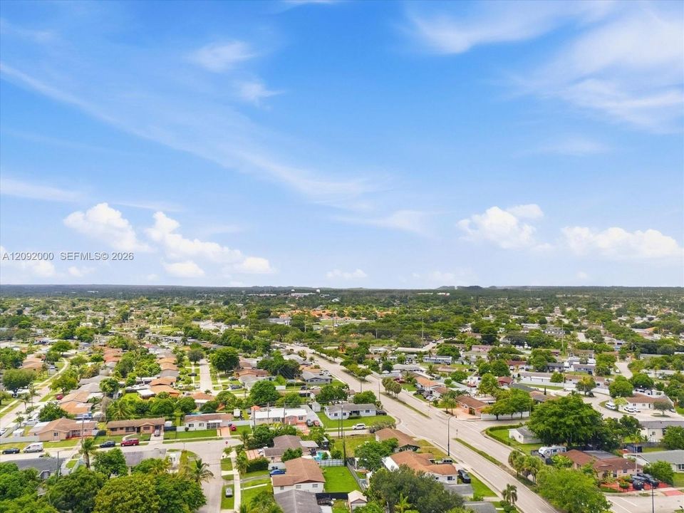 For Sale: $655,000 (3 beds, 1 baths, 1918 Square Feet)