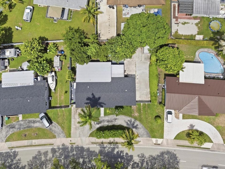 For Sale: $655,000 (3 beds, 1 baths, 1918 Square Feet)