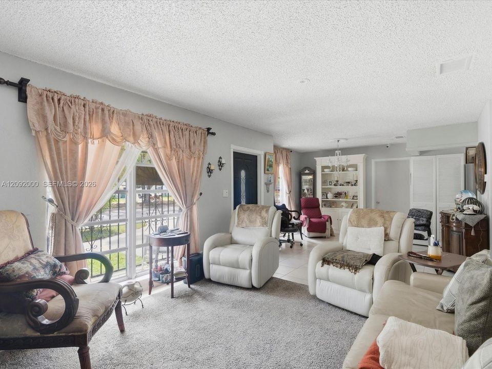 For Sale: $655,000 (3 beds, 1 baths, 1918 Square Feet)