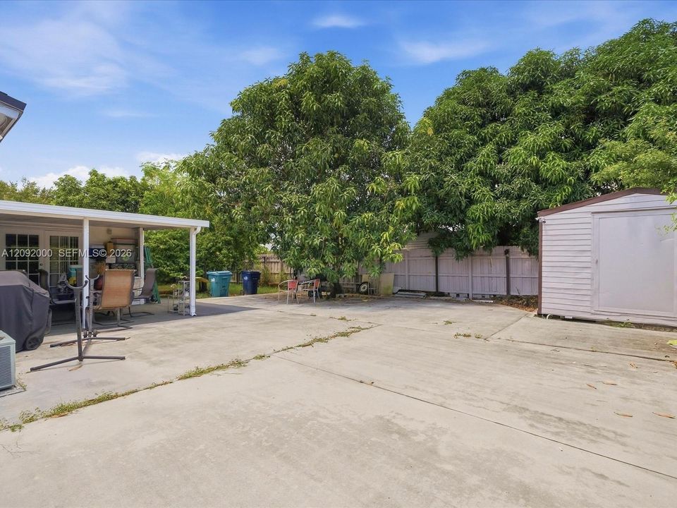 For Sale: $655,000 (3 beds, 1 baths, 1918 Square Feet)