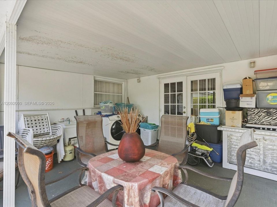 For Sale: $655,000 (3 beds, 1 baths, 1918 Square Feet)