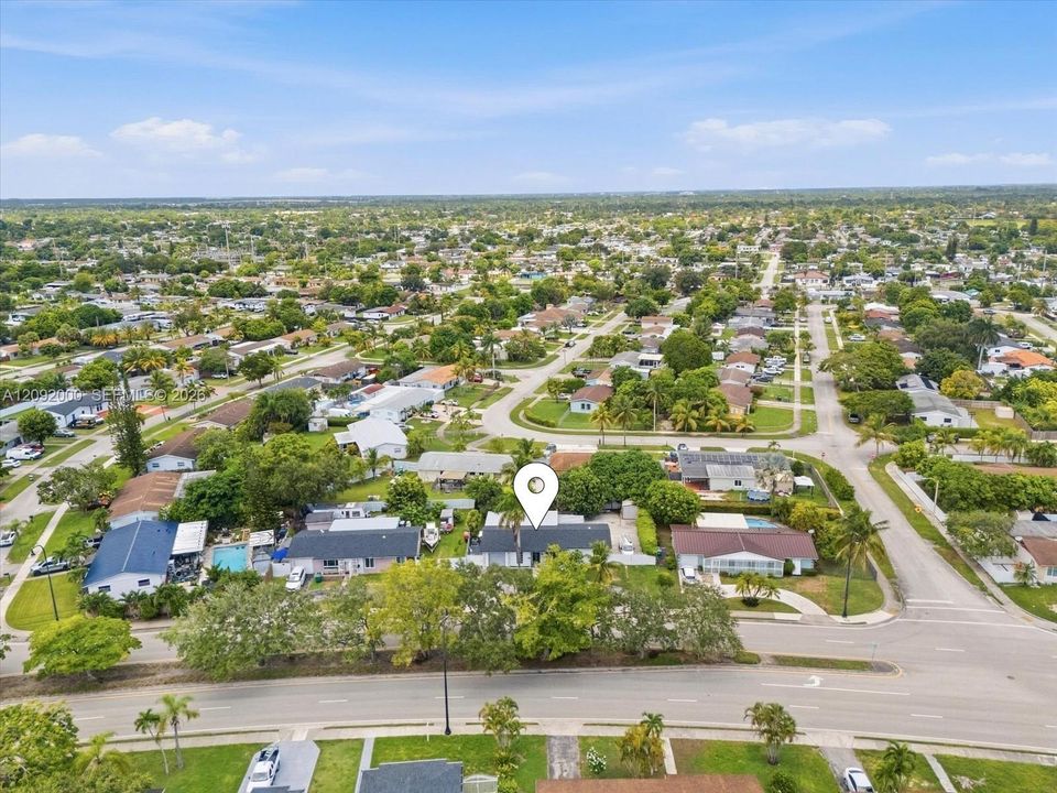 For Sale: $655,000 (3 beds, 1 baths, 1918 Square Feet)
