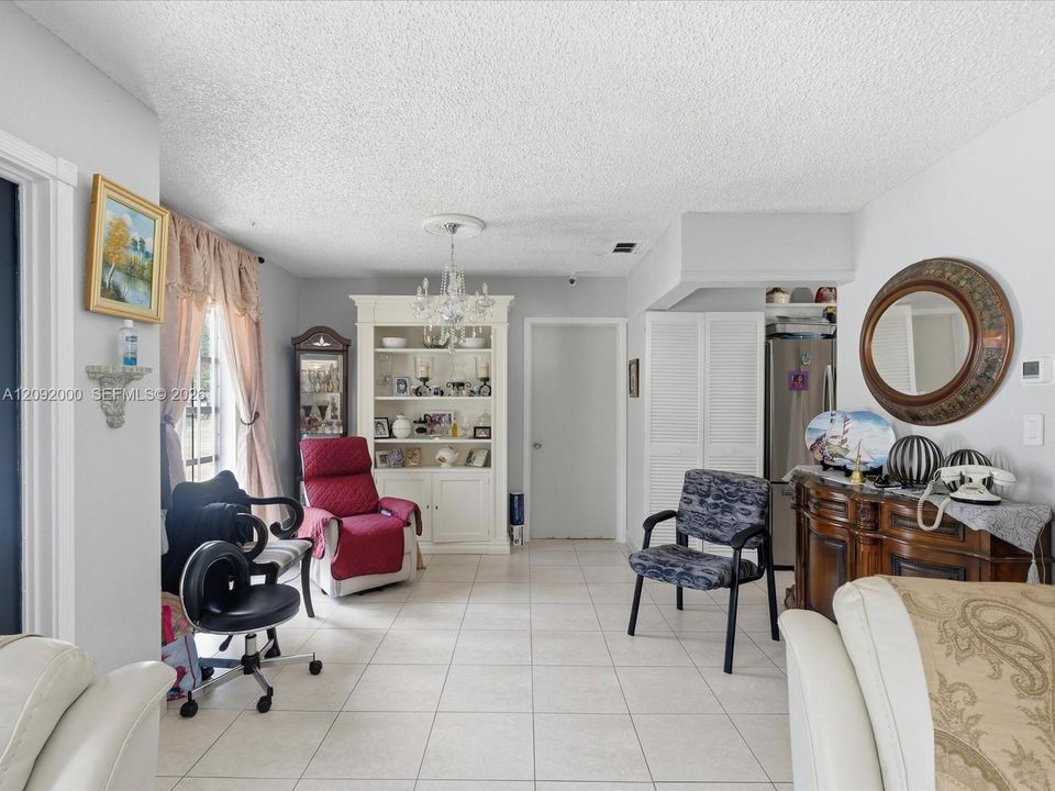 For Sale: $655,000 (3 beds, 1 baths, 1918 Square Feet)