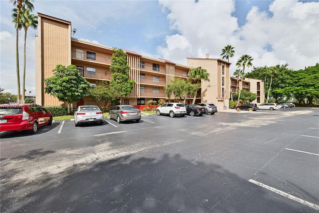 For Sale: $149,000 (2 beds, 2 baths, 1110 Square Feet)
