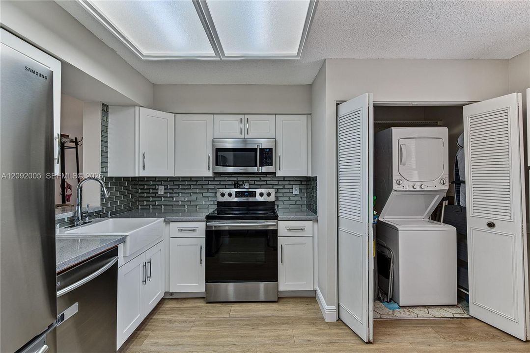 For Sale: $149,000 (2 beds, 2 baths, 1110 Square Feet)