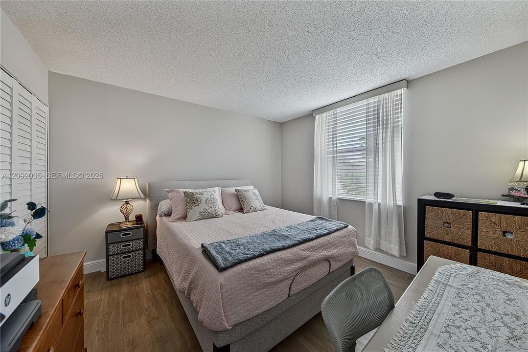 For Sale: $149,000 (2 beds, 2 baths, 1110 Square Feet)