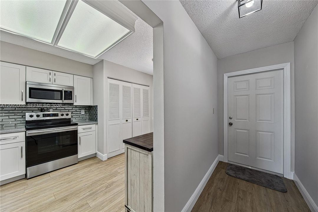 For Sale: $149,000 (2 beds, 2 baths, 1110 Square Feet)