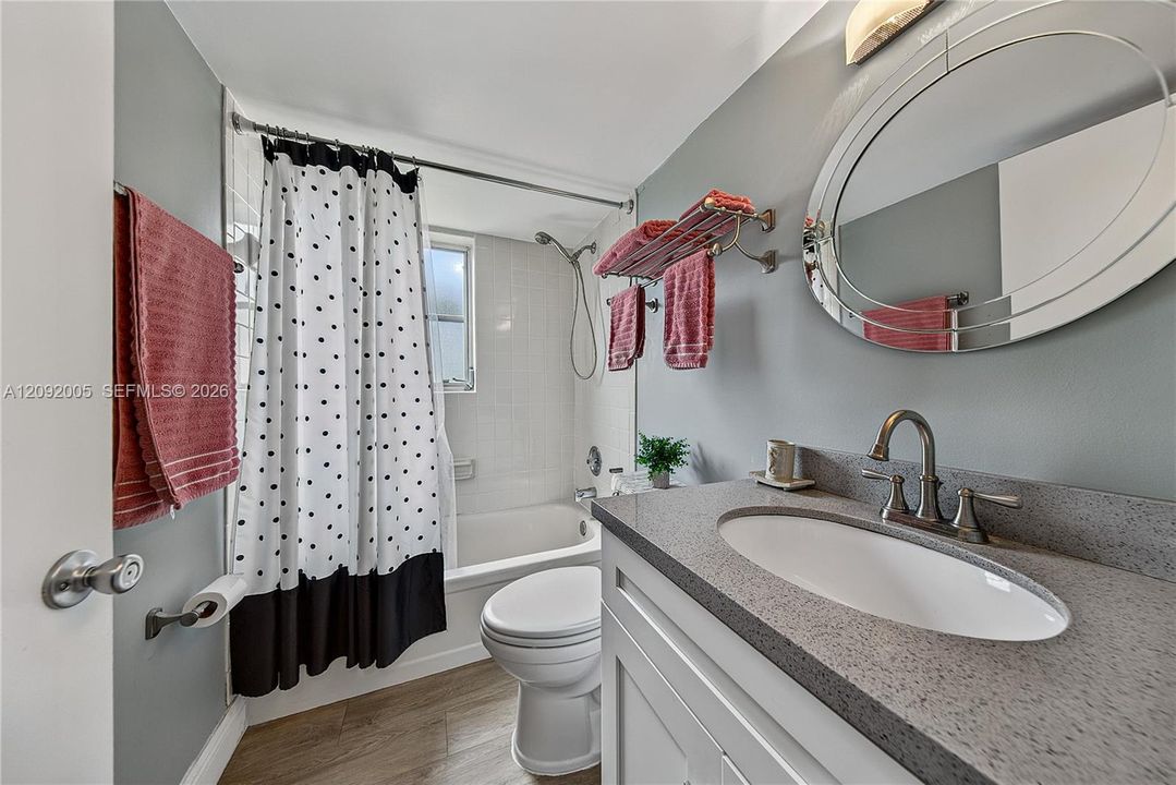For Sale: $149,000 (2 beds, 2 baths, 1110 Square Feet)